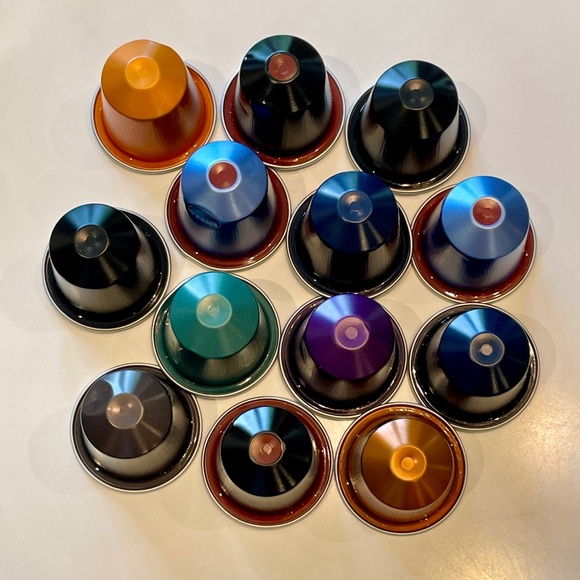 Nespresso Versilo Coffee Pod Dispenser - Includes 13 Pods! - Picture 5 of 10